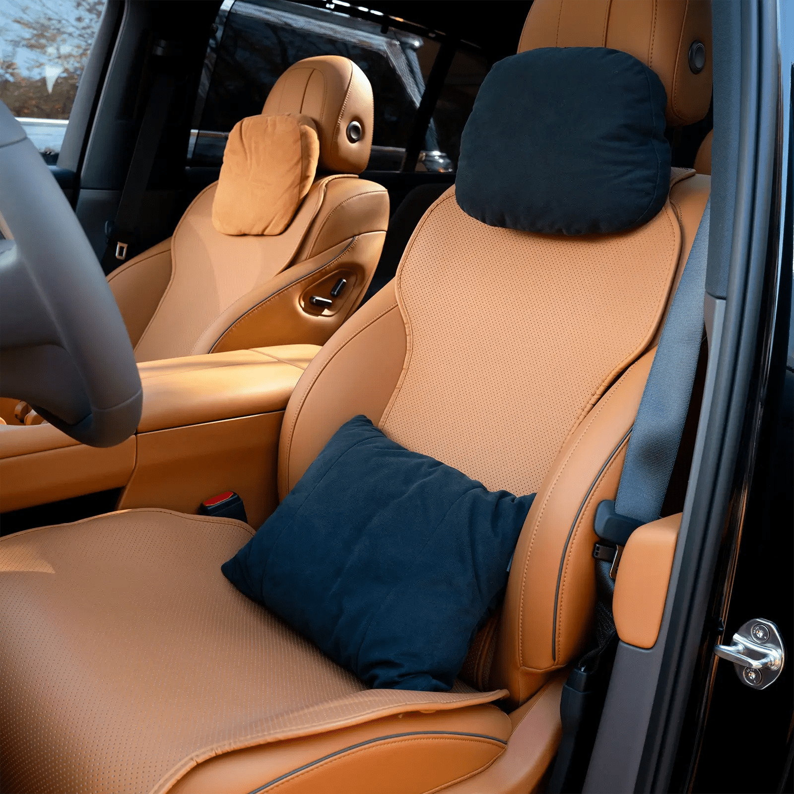 E - Headrest - Enovix Auto